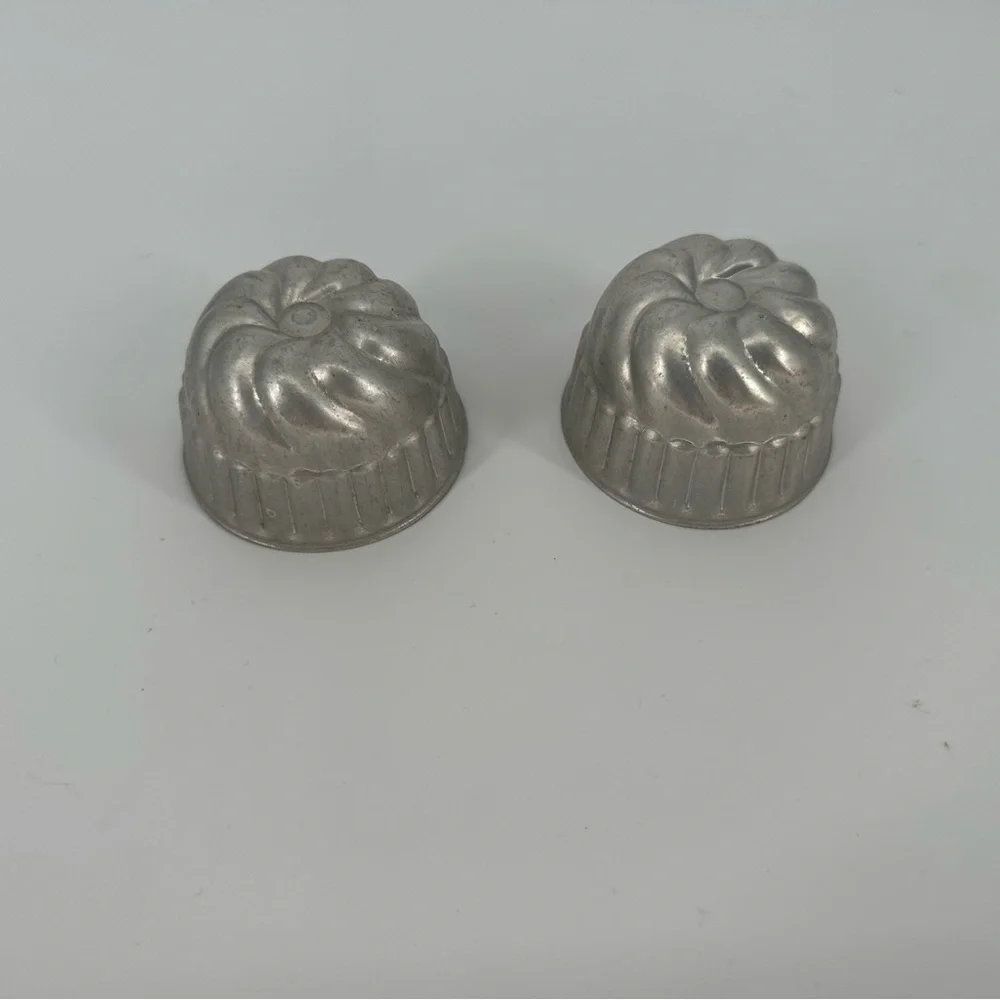 Vintage Silver Metal Baking Molds Set of 2 Round Kitchen Tools Small Cake Pan